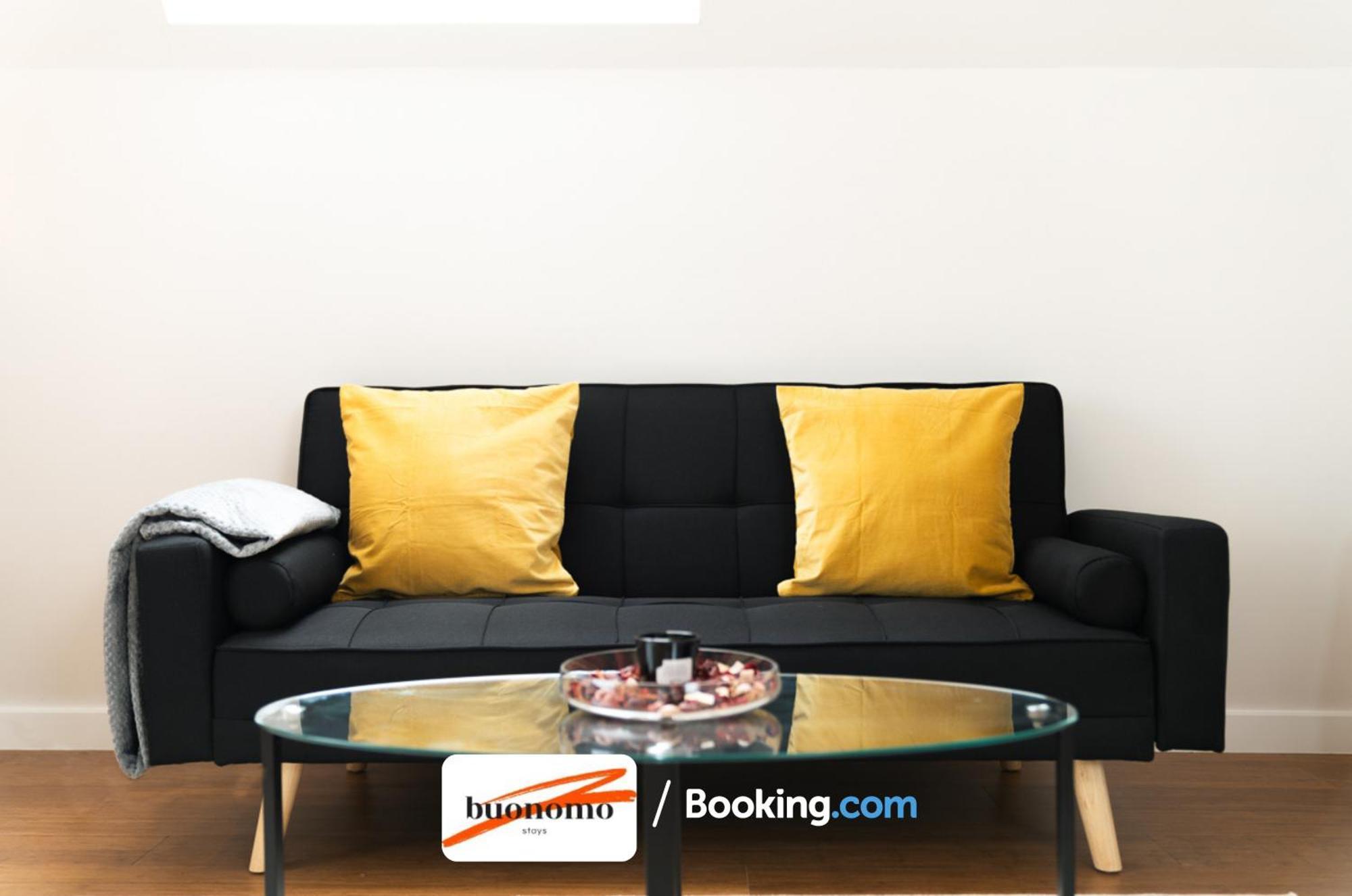 לונדון Two Bedroom Apartment At Buonomo Stays Short Lets & Serviced Accommodation מראה חיצוני תמונה