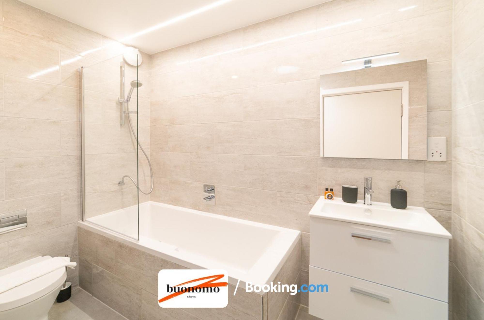 לונדון Two Bedroom Apartment At Buonomo Stays Short Lets & Serviced Accommodation מראה חיצוני תמונה