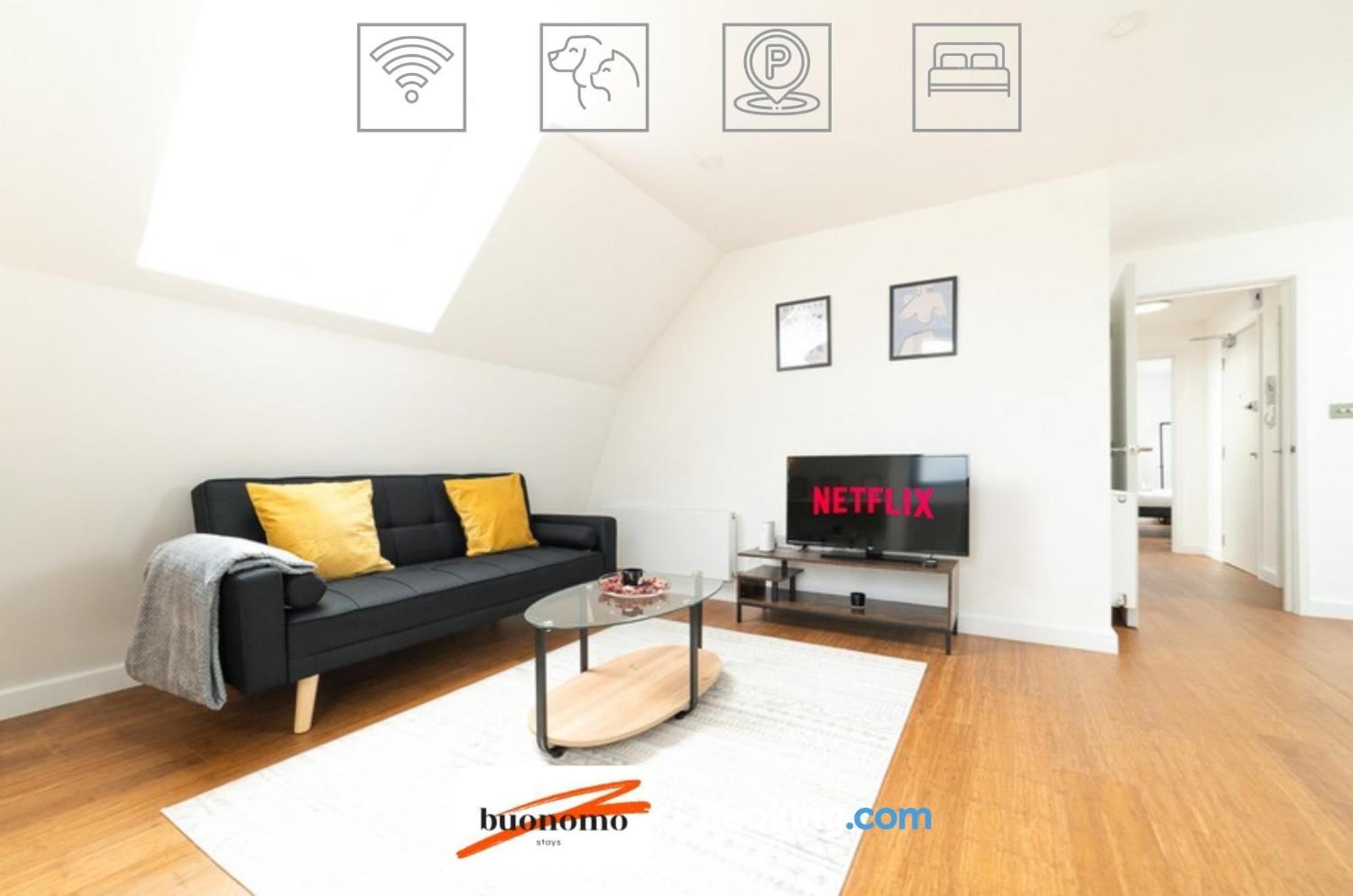 לונדון Two Bedroom Apartment At Buonomo Stays Short Lets & Serviced Accommodation מראה חיצוני תמונה